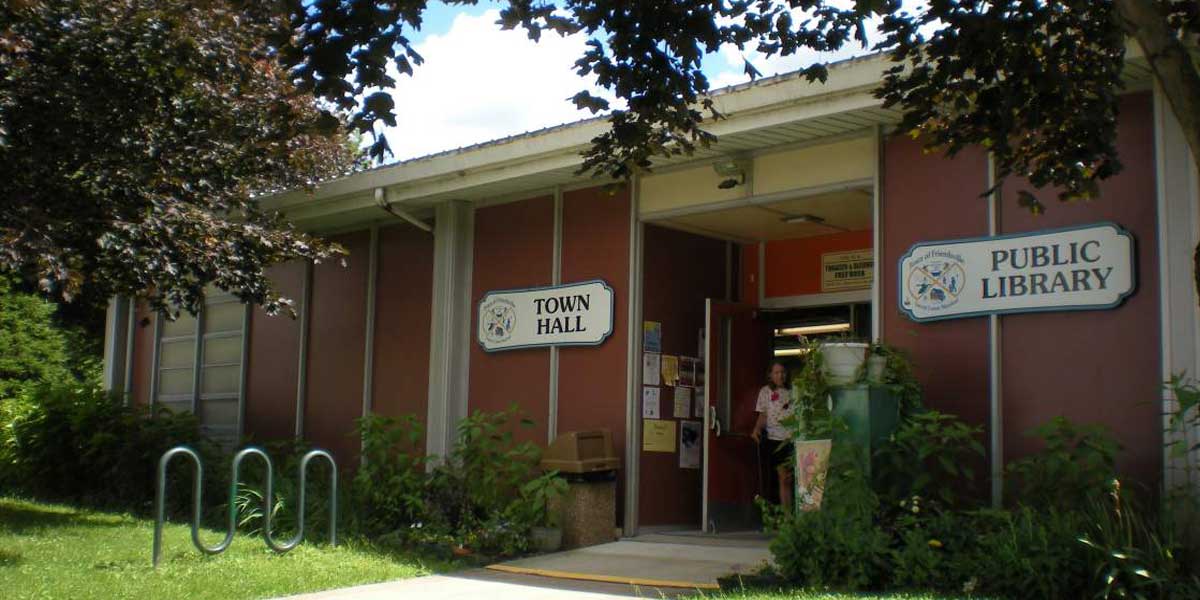 Exterior shot of the Ruth Enlow Library at Friendsville